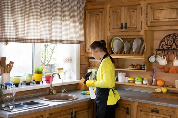 A bright, clean, and organized kitchen after successful decluttering, following a comprehensive decluttering checklist.