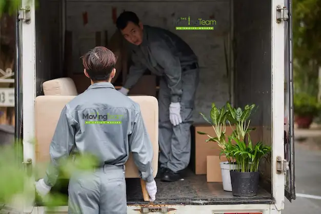 An illustration comparing an expensive, large moving truck to a cost-effective van for a small move in Auckland.